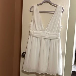 Mini white sleeveless dress